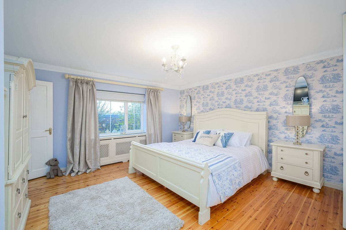 Main bedroom Main bedroom