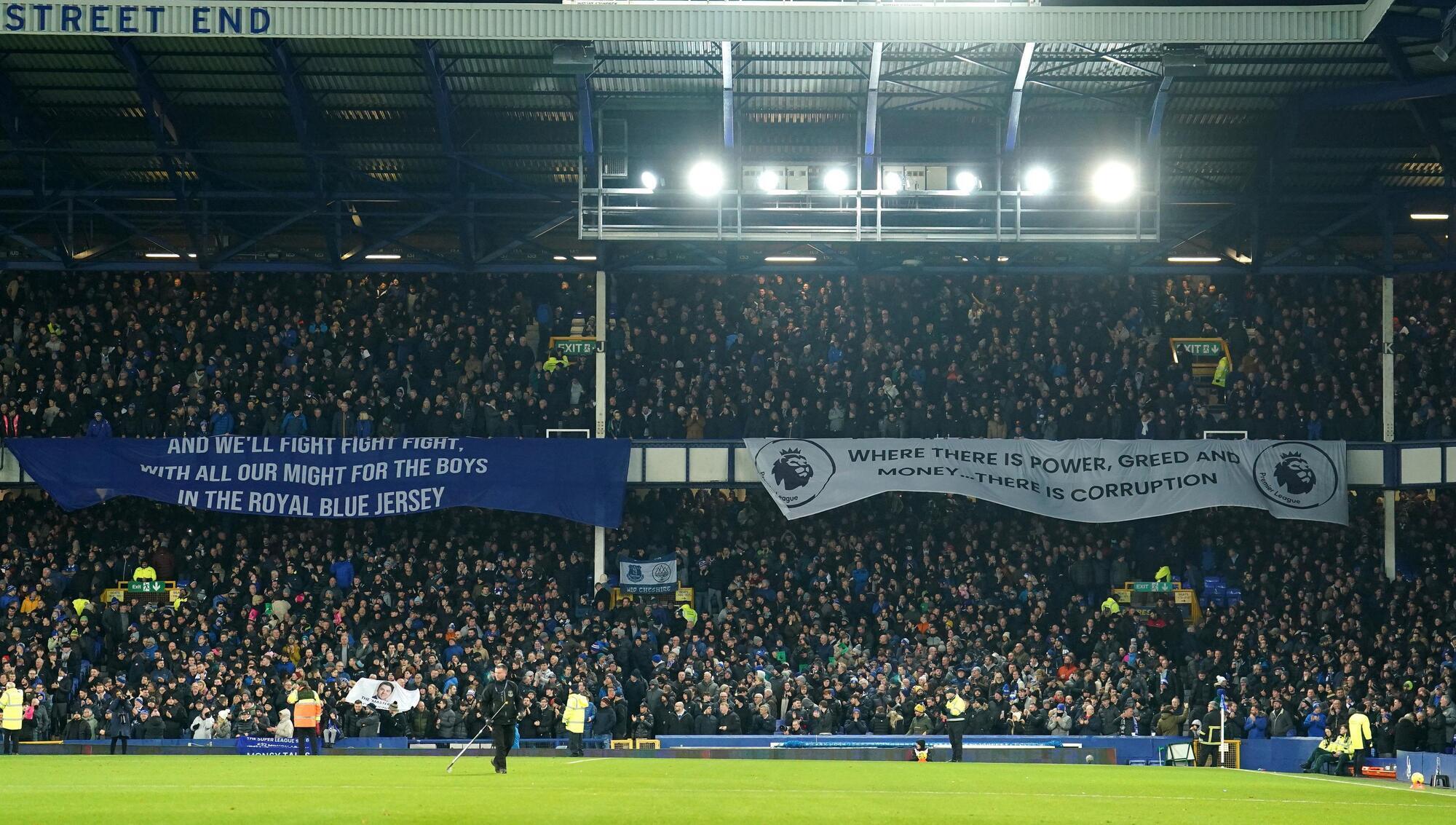 Everton praised for response to chants appearing to mock issue of food poverty