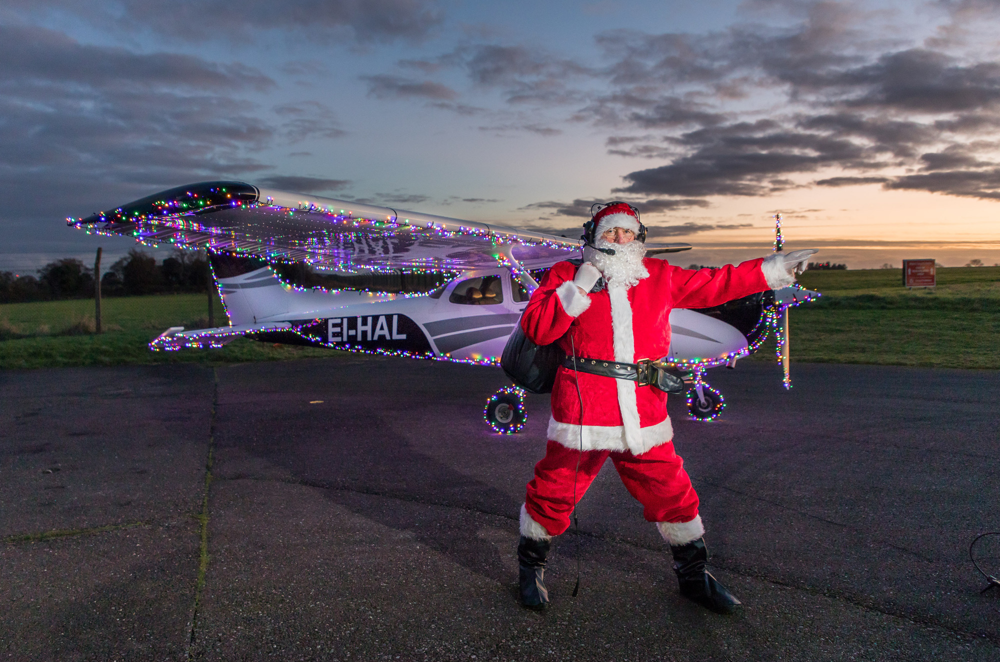 Watch: Santa cleared to fly into Irish airspace on Christmas Eve 