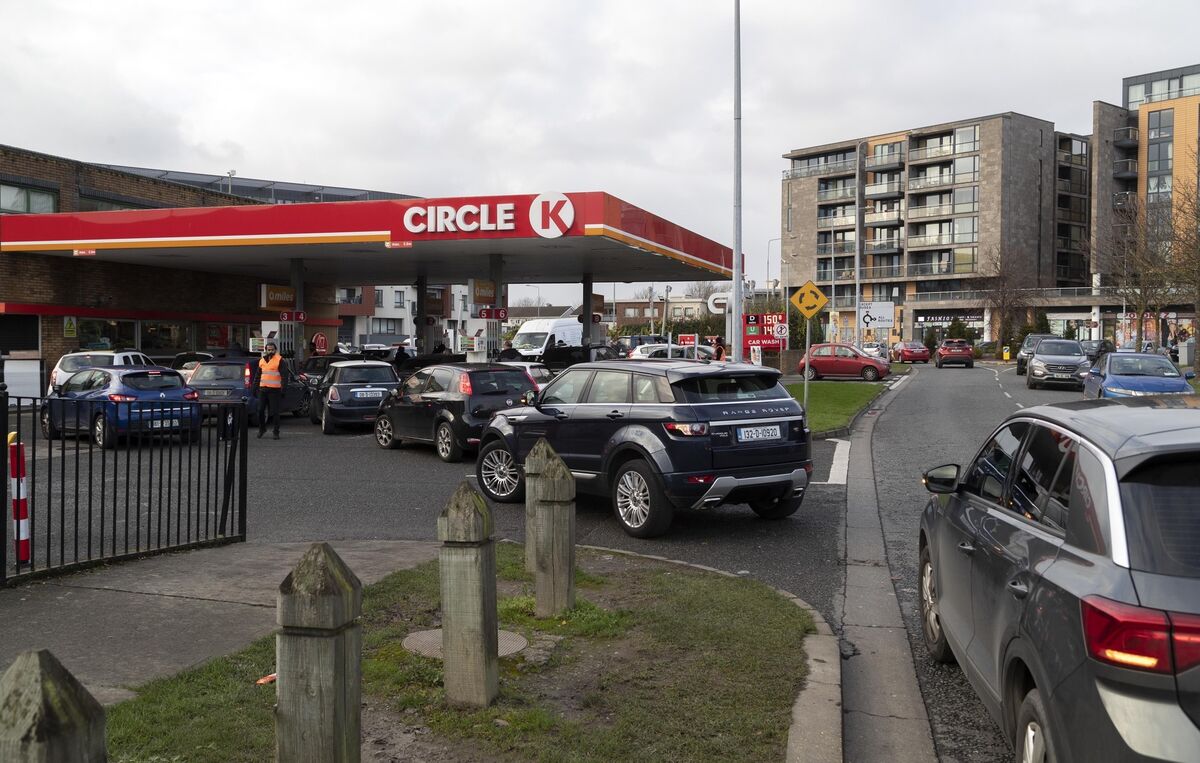 Motorists queue to fill with fuel at a Circle K filling station in Tallaght. Picture: Colin Keegan, Collins Dublin