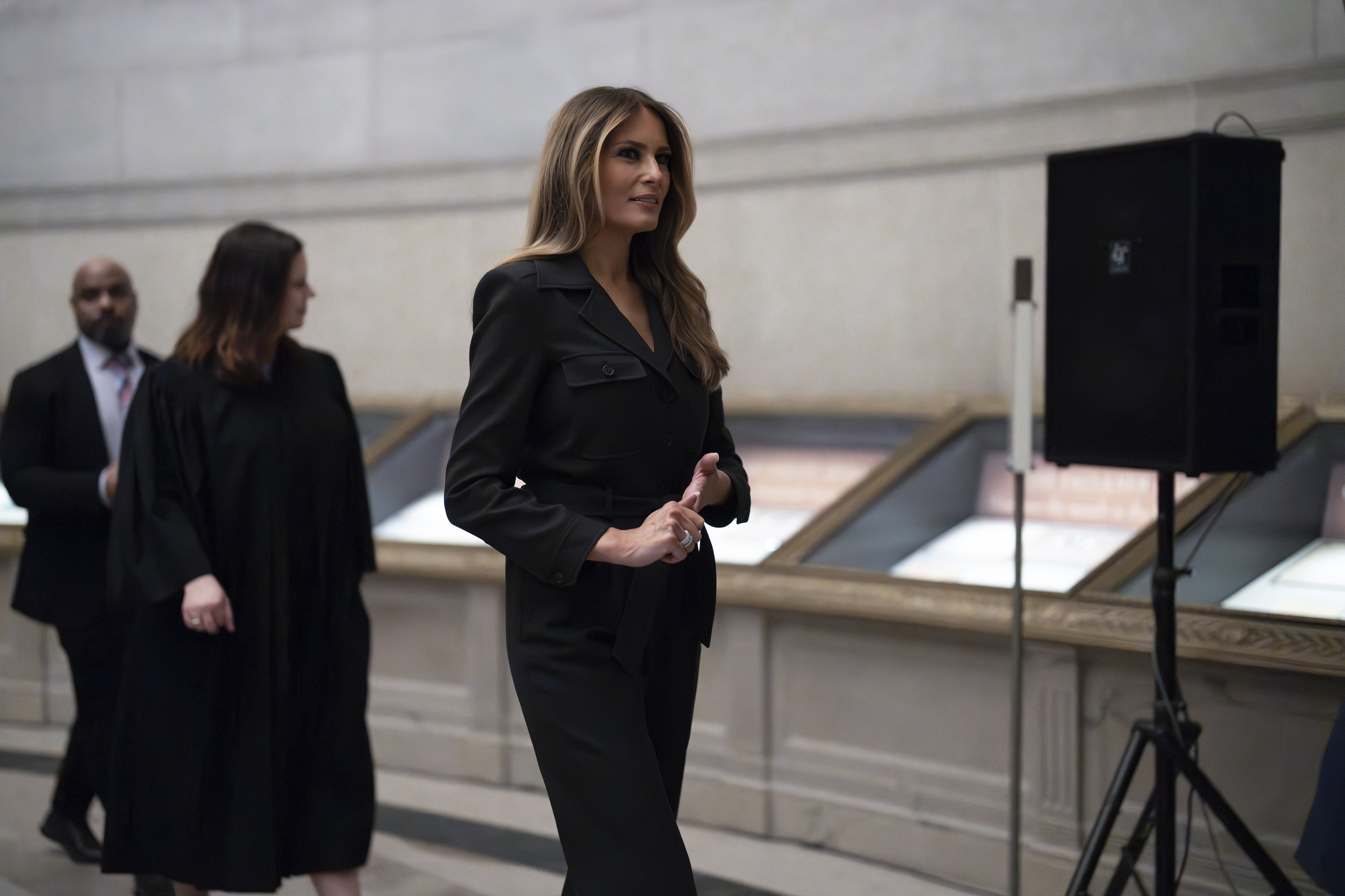 Melania Trump welcomes new citizens at National Archives ceremony