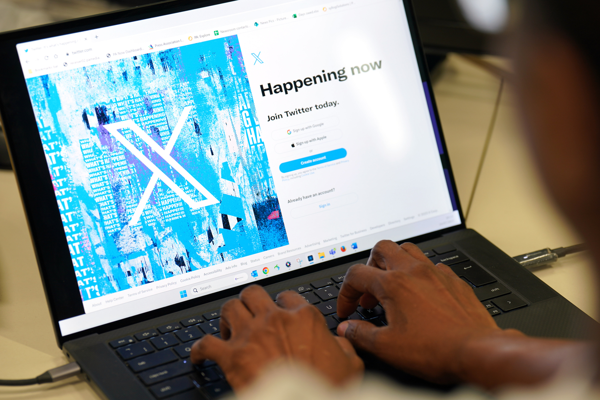 X/Twitter app and website back up after global outages