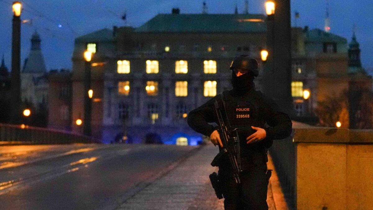 Student gunman kills 15 in mass shooting at Prague university - Vimarsana News