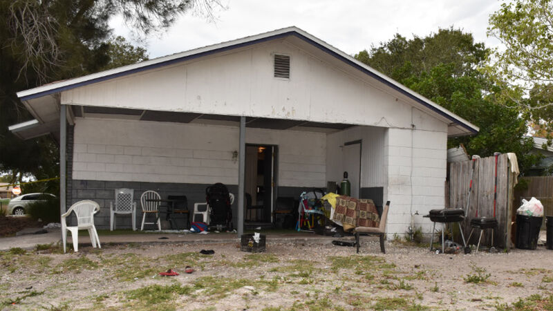 Florida boy, 14, ‘shoots big sister dead after row over Christmas presents’ Florida boy, 14, ‘shoots big sister dead after row over Christmas presents’