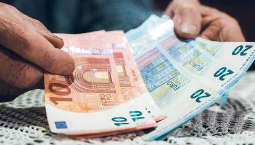 As part of Budget 2024, the Government announced that it was upping the minimum wage to €12.70.