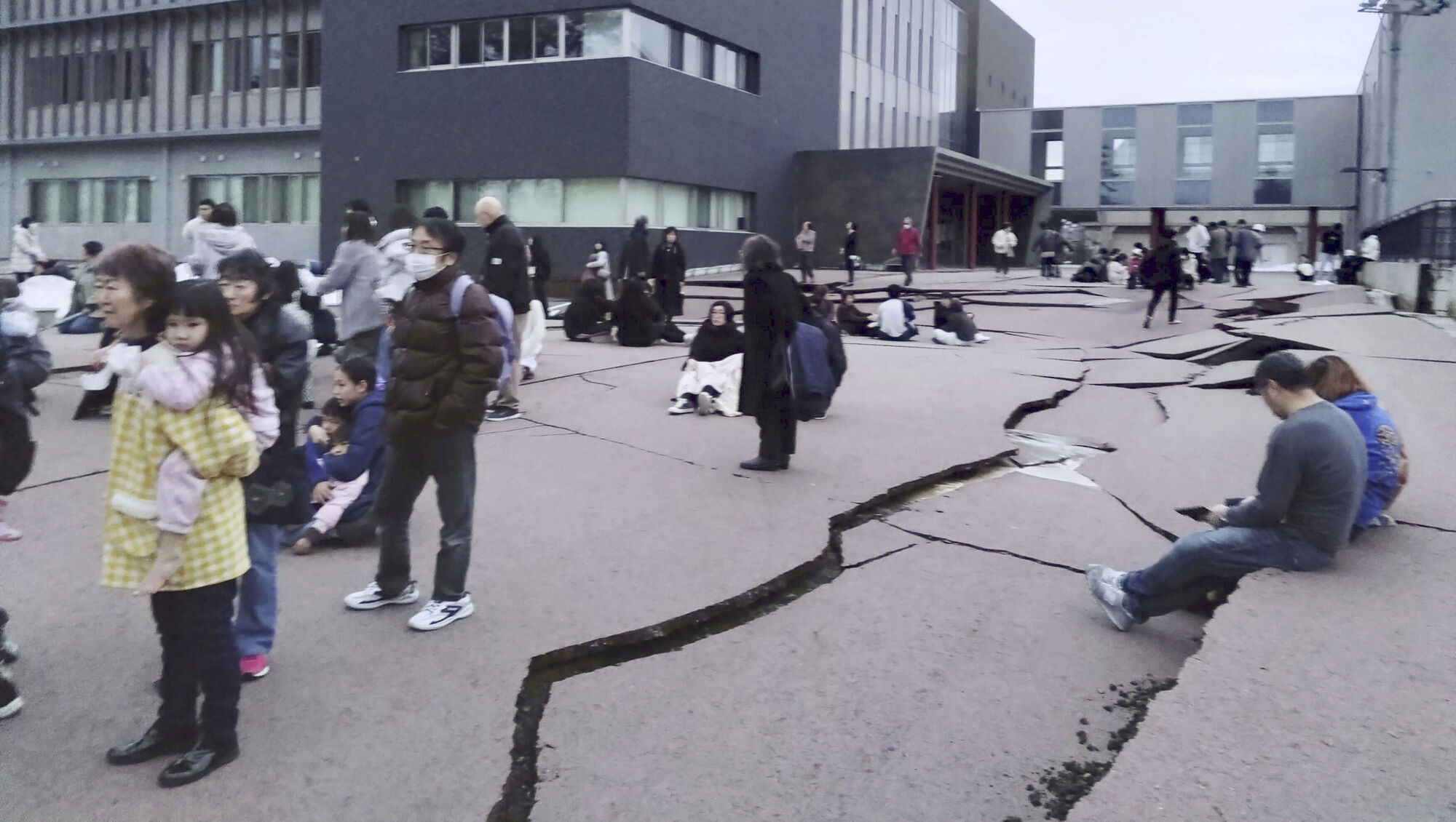 Tsunami alert issued following strong earthquakes off Japan's western coast