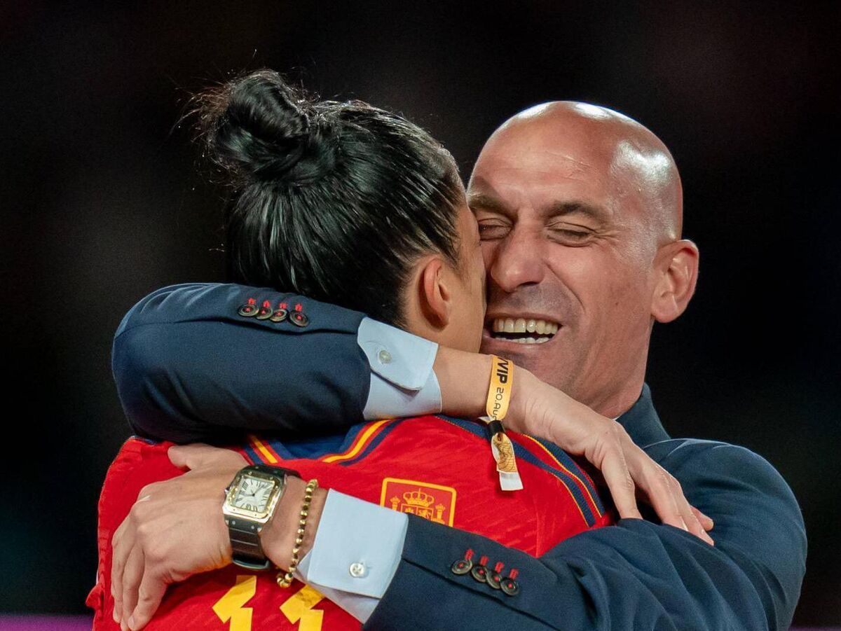 BAD MOMENT: Jenni Hermoso is hugged by president of the RFEF Luis Rubiales in Sydney. BAD MOMENT: Jenni Hermoso is hugged by president of the RFEF Luis Rubiales in Sydney.