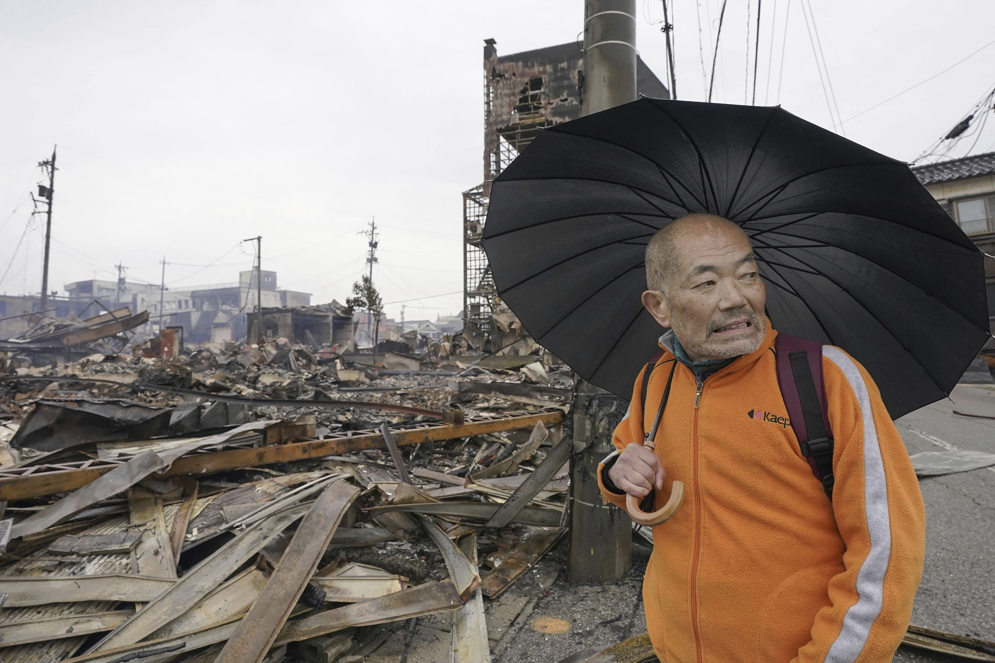 Death toll from Japan earthquakes rises to 62 with fears for those still trapped