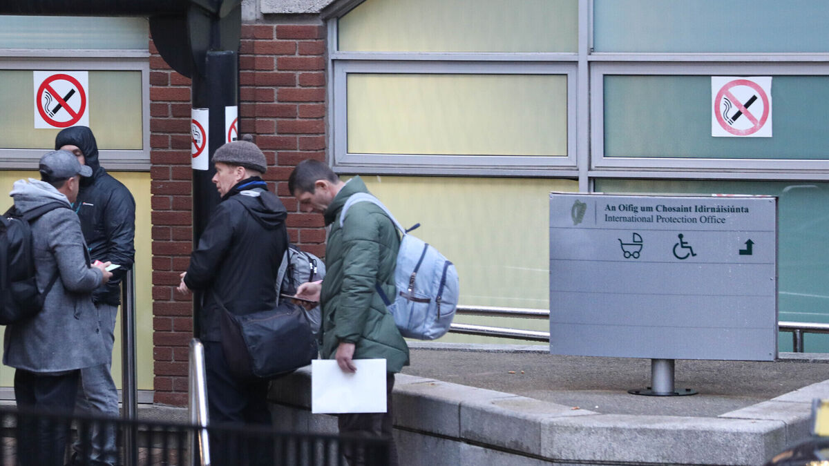 Some 376 asylum seekers were awaiting an offer of housing this week - Vimarsana News