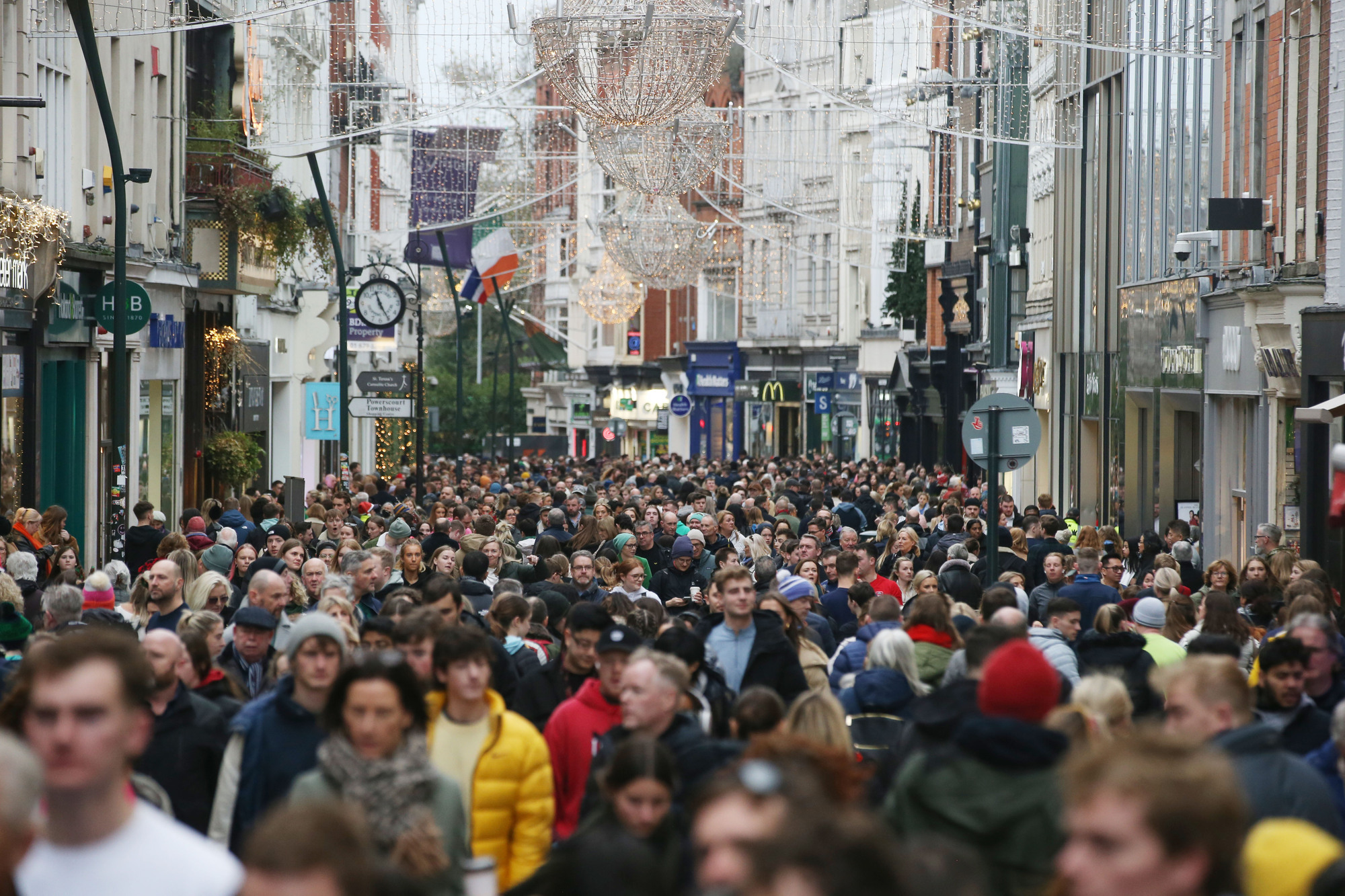 Euro zone inflation jumps, cooling case for ECB rate cuts