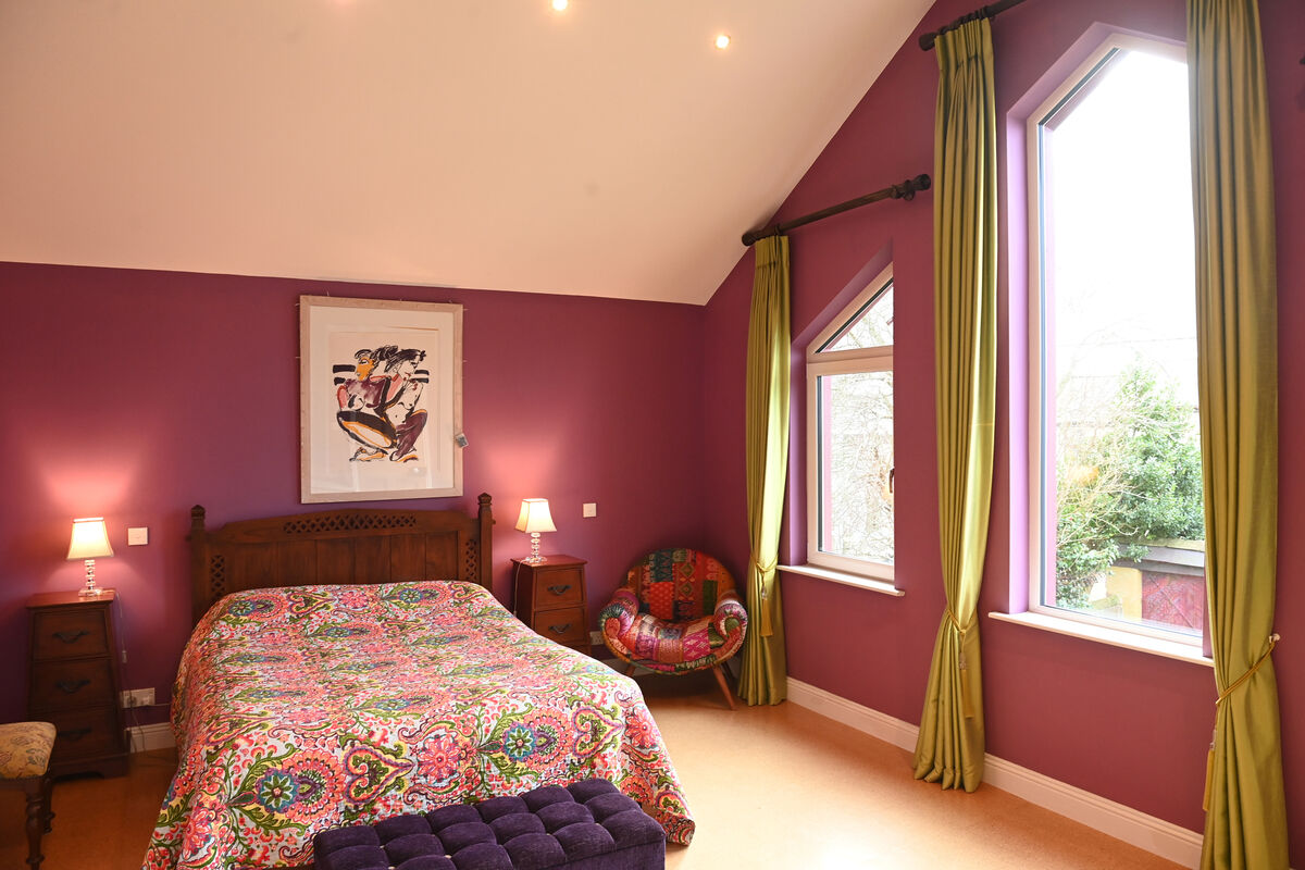 Double height ceiling in new bedroom