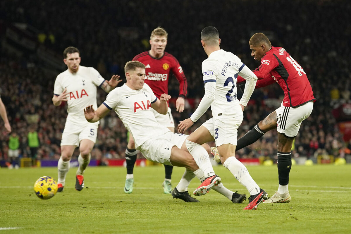 Manchester United's Marcus Rashford scores his side's second goal. (AP Photo/Dave Thompson) Manchester United's Marcus Rashford scores his side's second goal. (AP Photo/Dave Thompson)