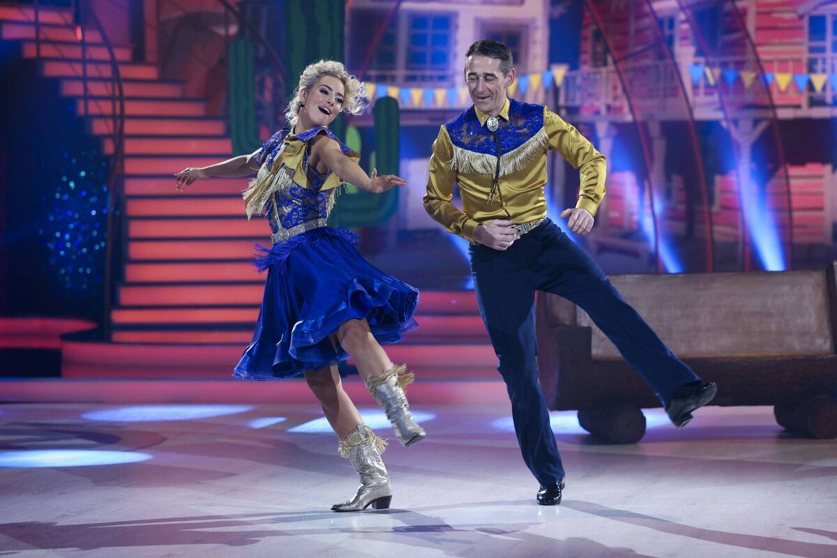 Jockey Davy Russell and temporary dance partner Laura Nolan. Picture: Kyran O’Brien /kobpix 