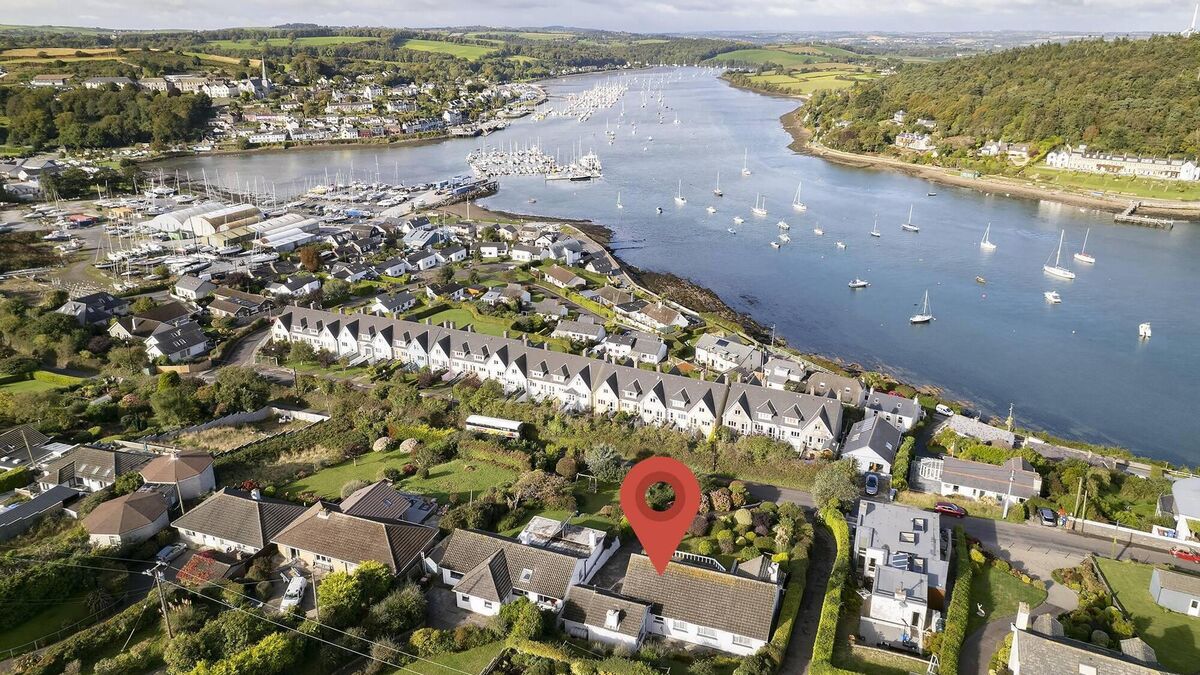 €575,000 Crosshaven Road home scoops up the sea view - Vimarsana News