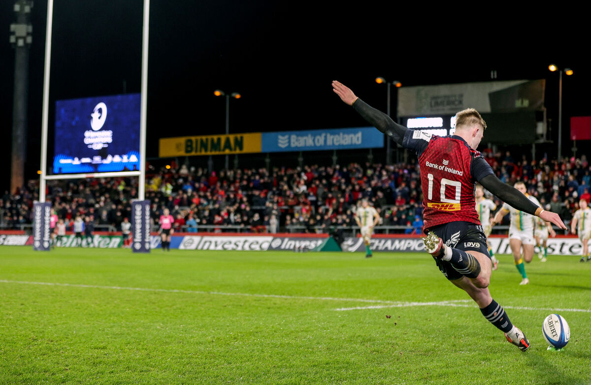 Munster’s Jack Crowley kicks a conversion. Pic Credit: Dan Sheridan, Inpho.