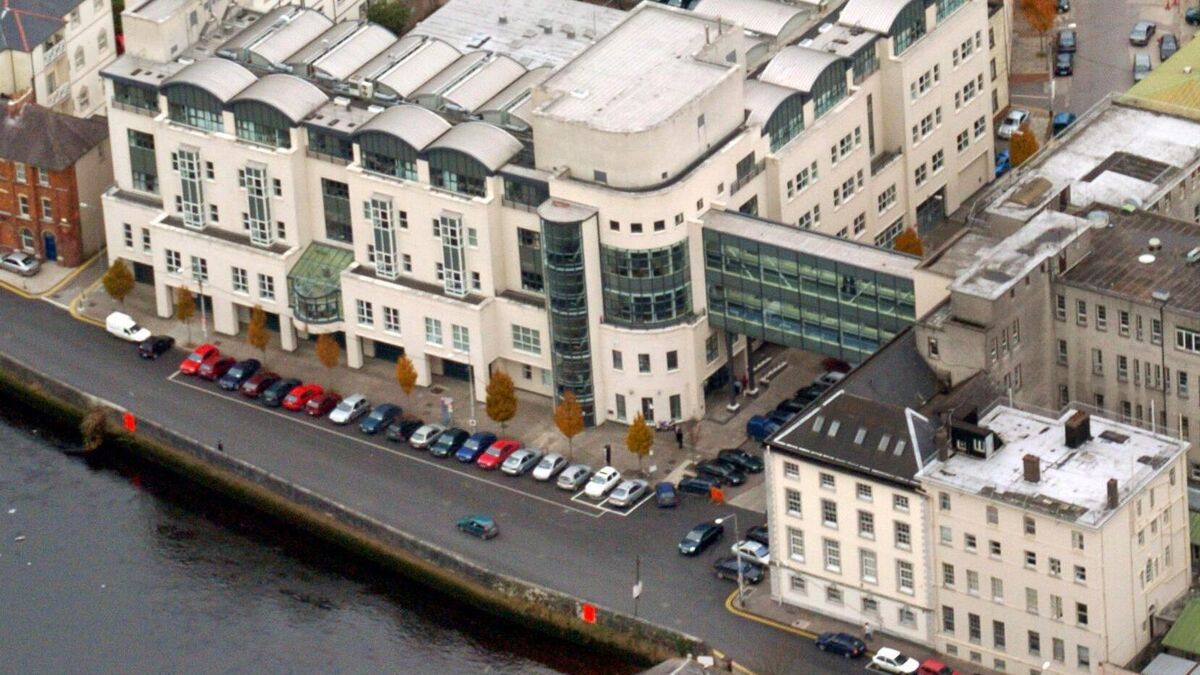 Corkman pleads guilty to assaulting staff member at Mercy hospital - Vimarsana News