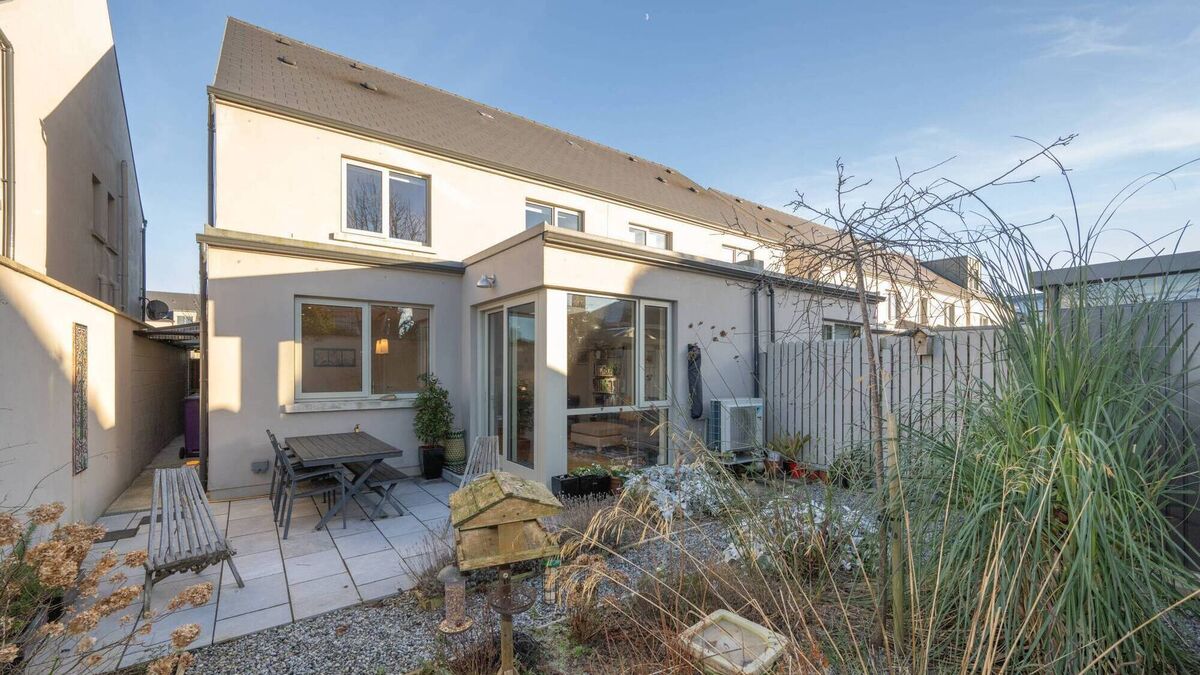 Oscar nominee in the neighbourhood of €710k Ballintemple home - Vimarsana News