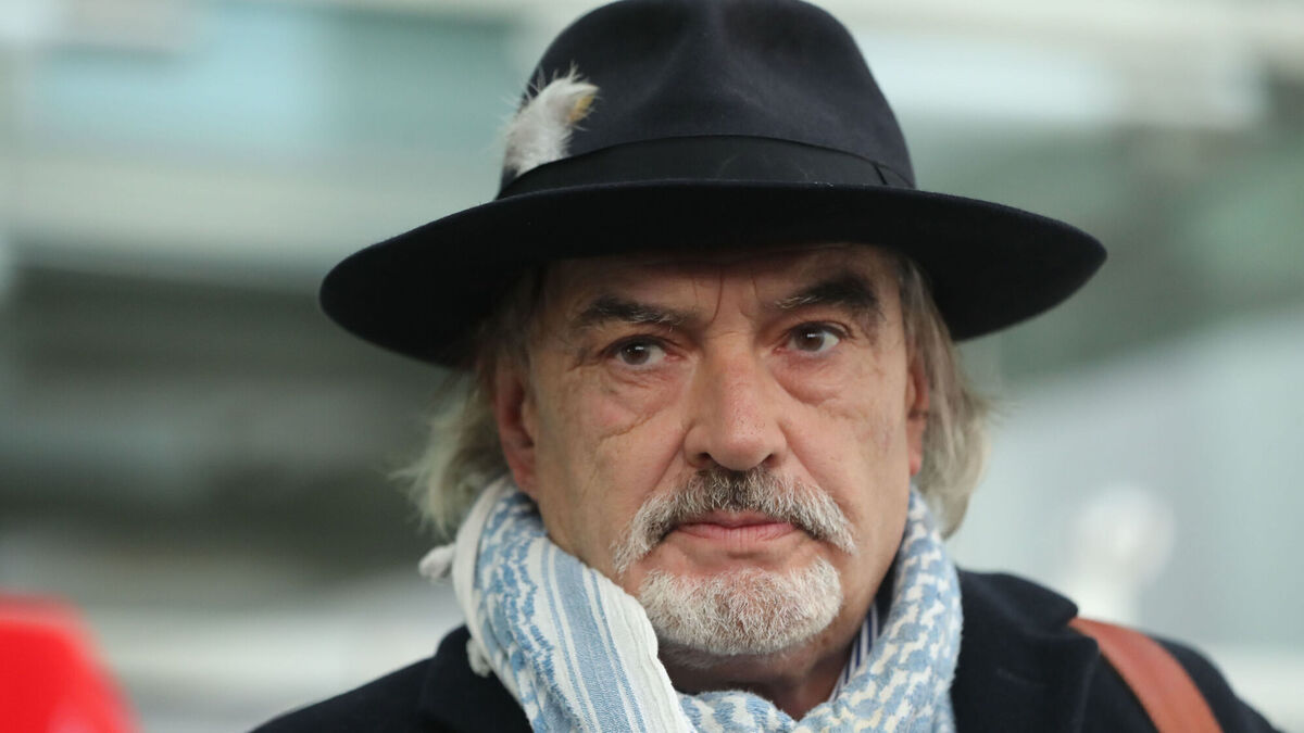 Gardaí seize files and digital devices from Ian Bailey's flat in West Cork - Vimarsana News