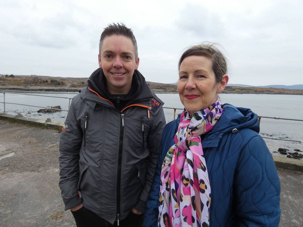 Sloinne (Seán Ó Suileabháin &amp; Niamh Ní Shuilleabháin ag caint ar na O'Sullivan Brothers)