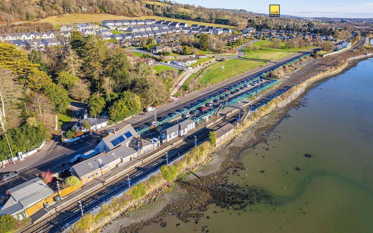 Train station nearby