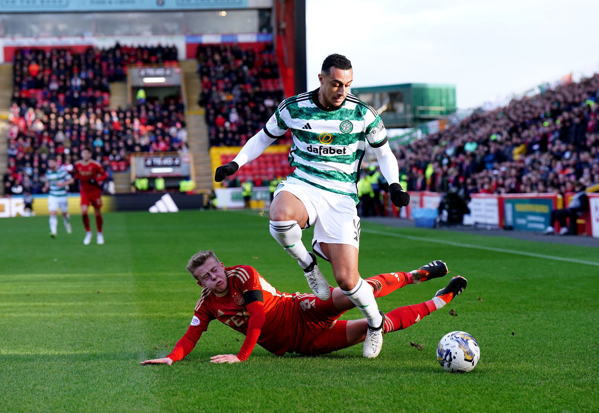 Celtic held at Aberdeen despite debut assist for Adam Idah