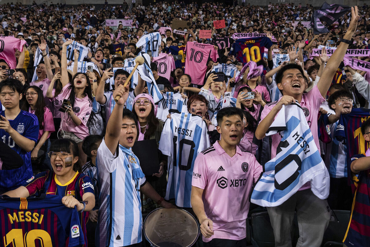 Fans go wild for Inter - of not Messi - in Hong Kong. Fans go wild for Inter - of not Messi - in Hong Kong.