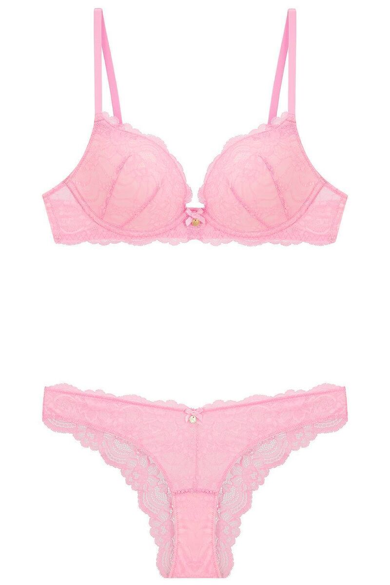 Lace Pink Set, €47, Boux Avenue Lace Pink Set, €47, Boux Avenue