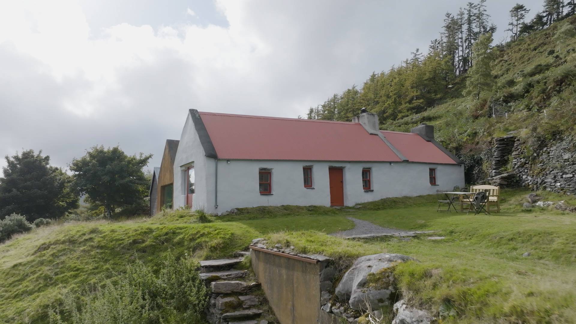 See the homes on Ireland's coasts, riverbanks and lakesides