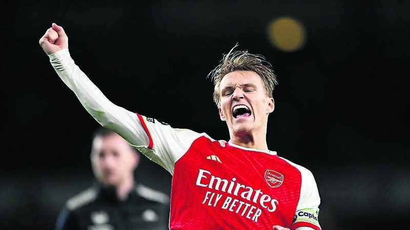 Larry Ryan: Hope the celebration police don't arrest Taylor Swift 