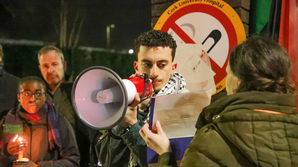 Watch: Cork vigil hears names of hundreds of health workers killed in Gaza - Vimarsana News