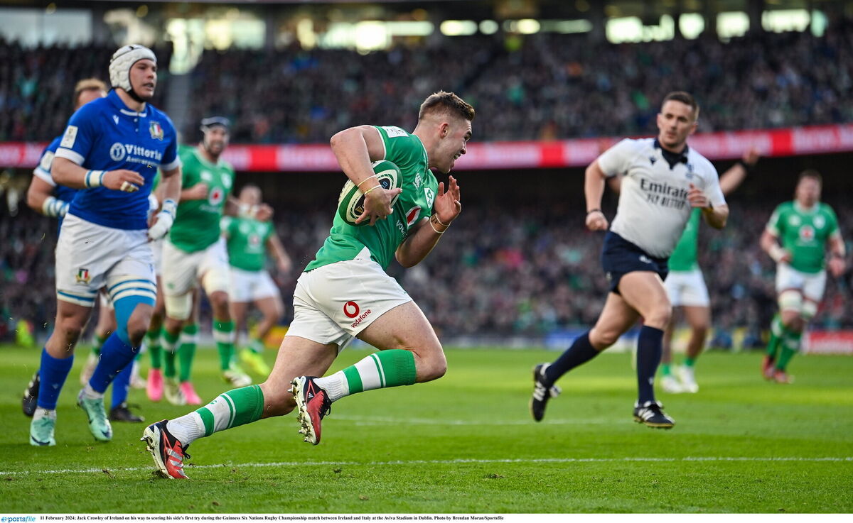 Jack Crowley of Ireland on his way to scoring his side's first try during the Guinness Six Nations Rugby Championship match between Ireland and Italy at the Aviva Stadium in Dublin. Photo by Brendan Moran/Sportsfile