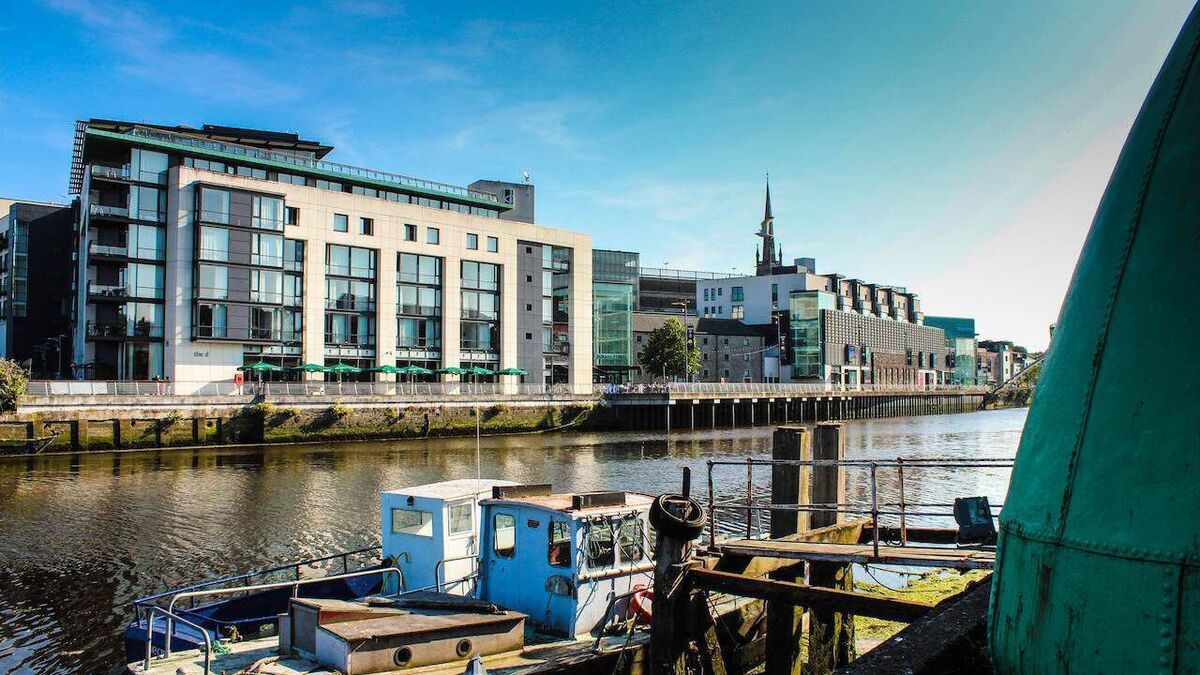Councillors 'shocked' by plans to turn top Drogheda hotel into centre for asylum seekers - Vimarsana News