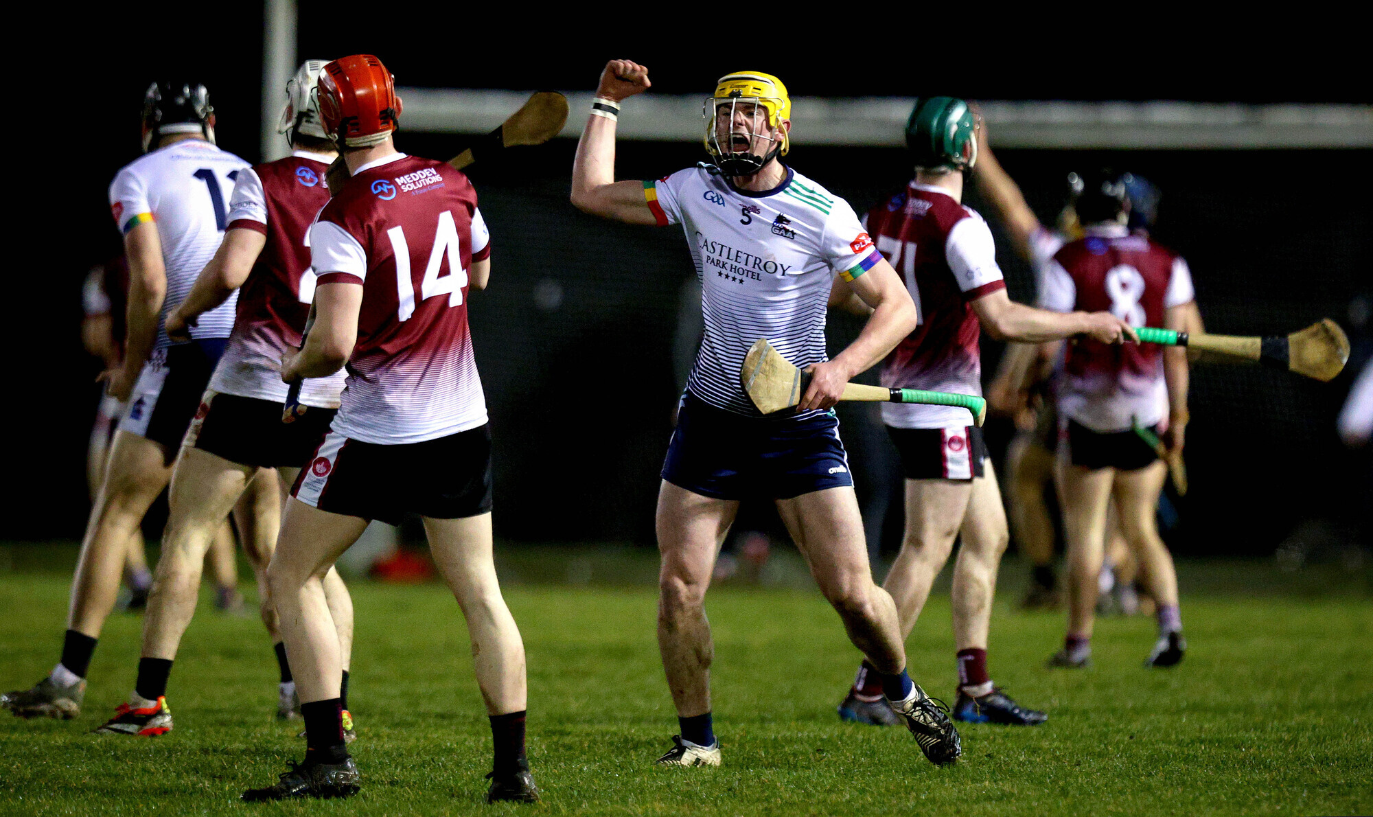 Sampson delivers late on to send champions UL back to decider