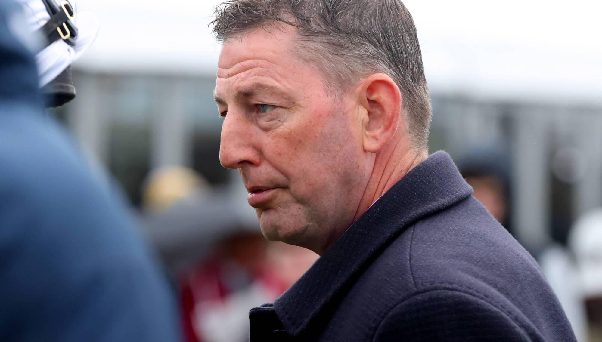 Yeah Man stays on stoutly to win Haydock marathon