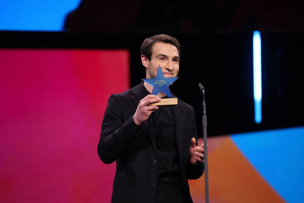 Cork actor Éanna Hardwicke receives his European Shooting Stars award during the ceremony at the 74th Berlinale (Photo by RONNY HARTMANN/AFP via Getty Images) Cork actor Éanna Hardwicke receives his European Shooting Stars award during the ceremony at the 74th Berlinale (Photo by RONNY HARTMANN/AFP via Getty Images)