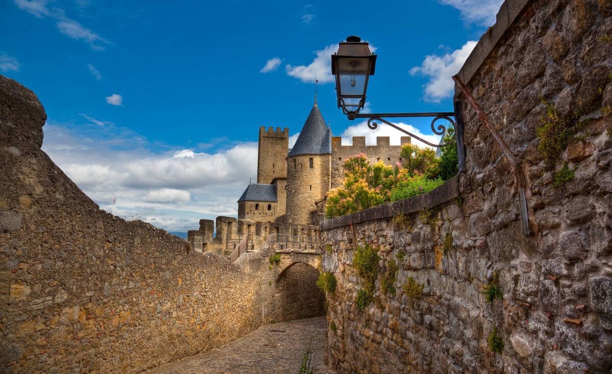 Enjoy a seven-day cruise setting off from the spectacular Carcassonne Enjoy a seven-day cruise setting off from the spectacular Carcassonne