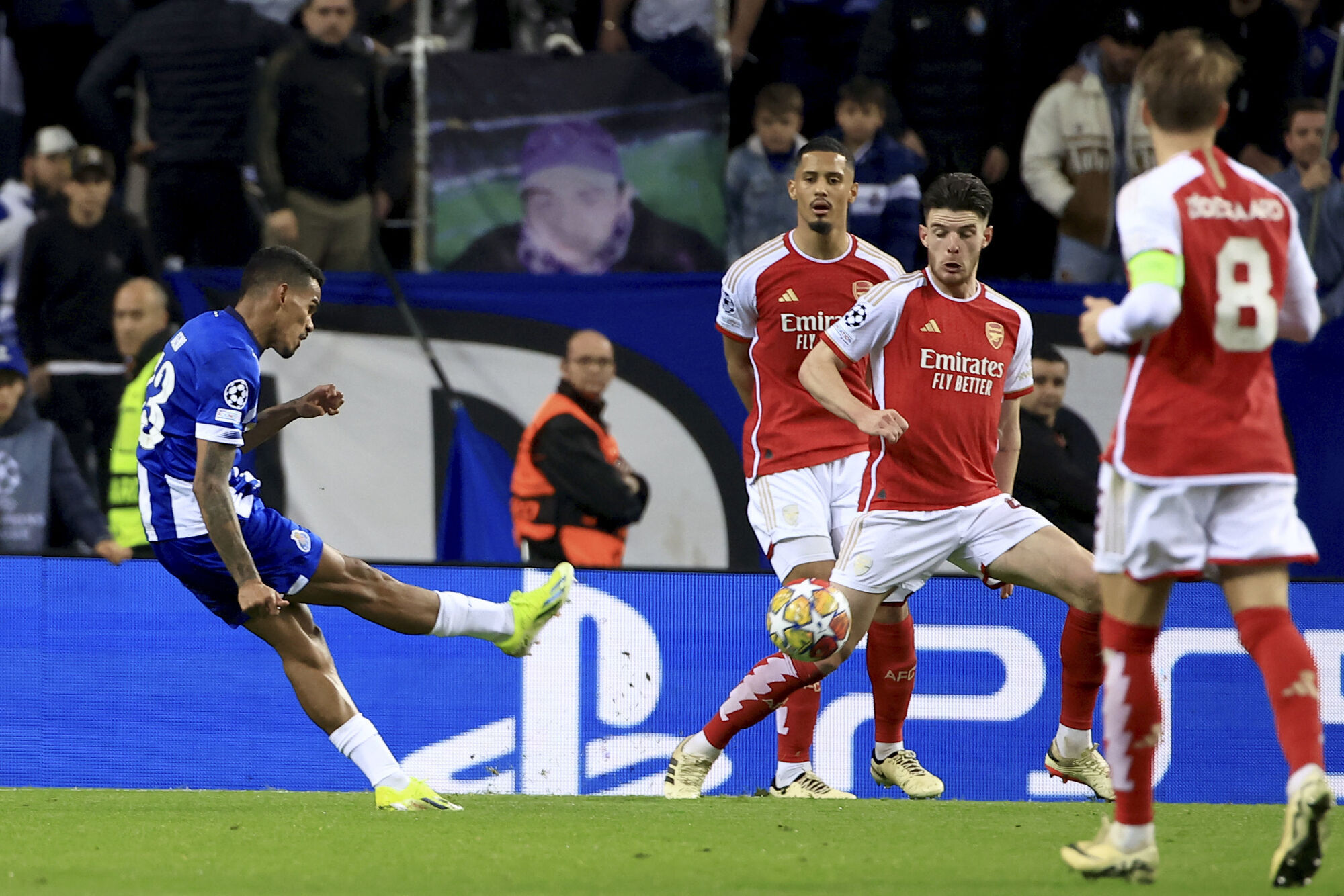 Late Galeno strike sinks lacklustre Arsenal