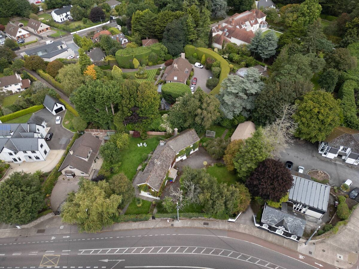 Creighton House, with old lodge on right hand side