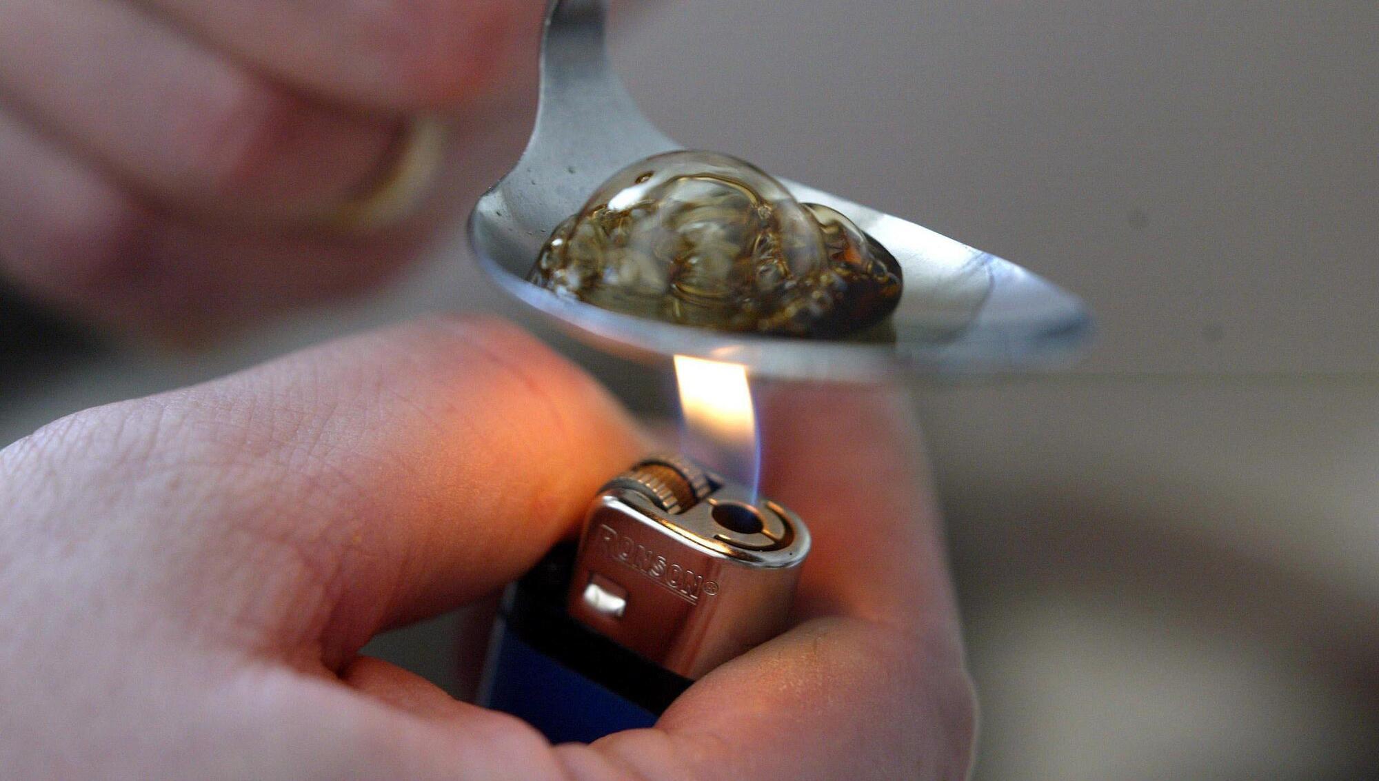 Drug dealers 'testing' heroin market with dangerous synthetics