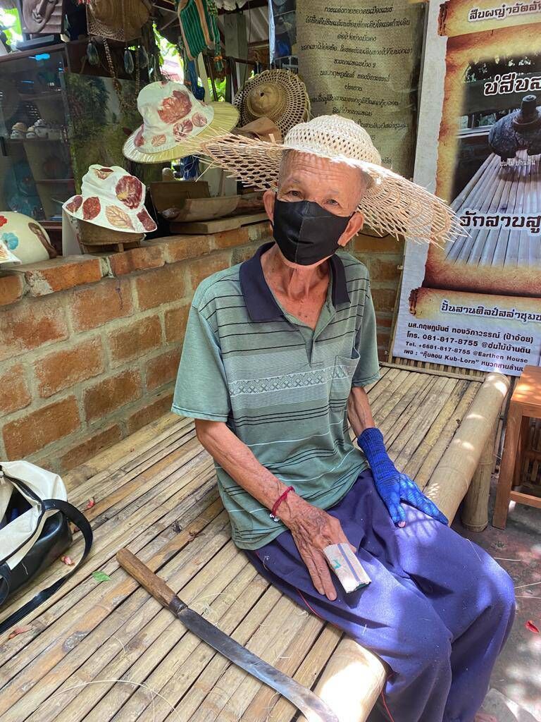 Hom Mai Baan Din doubles as an ancient hat-crafting business in a small community. Hom Mai Baan Din doubles as an ancient hat-crafting business in a small community.
