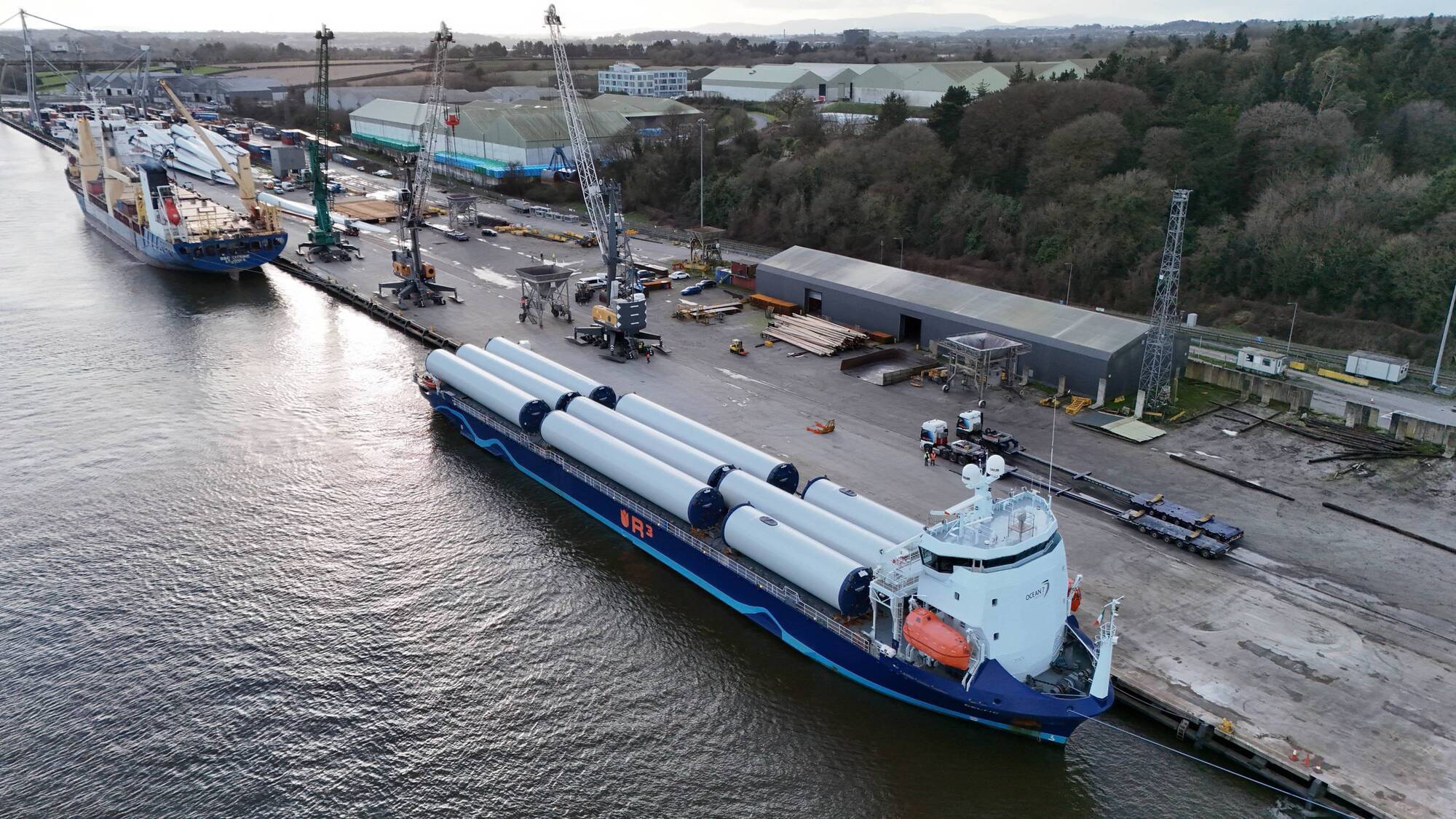 BBC Citrine 153m arrived from Turkey with the 80m long blades, which are the longest ever imported to Ireland