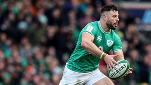 <p>OPPORTUNITIES: Ireland’s Robbie Henshaw sees  opportunities against England's blitz defence. Pic: ©INPHO/Dan Sheridan</p>