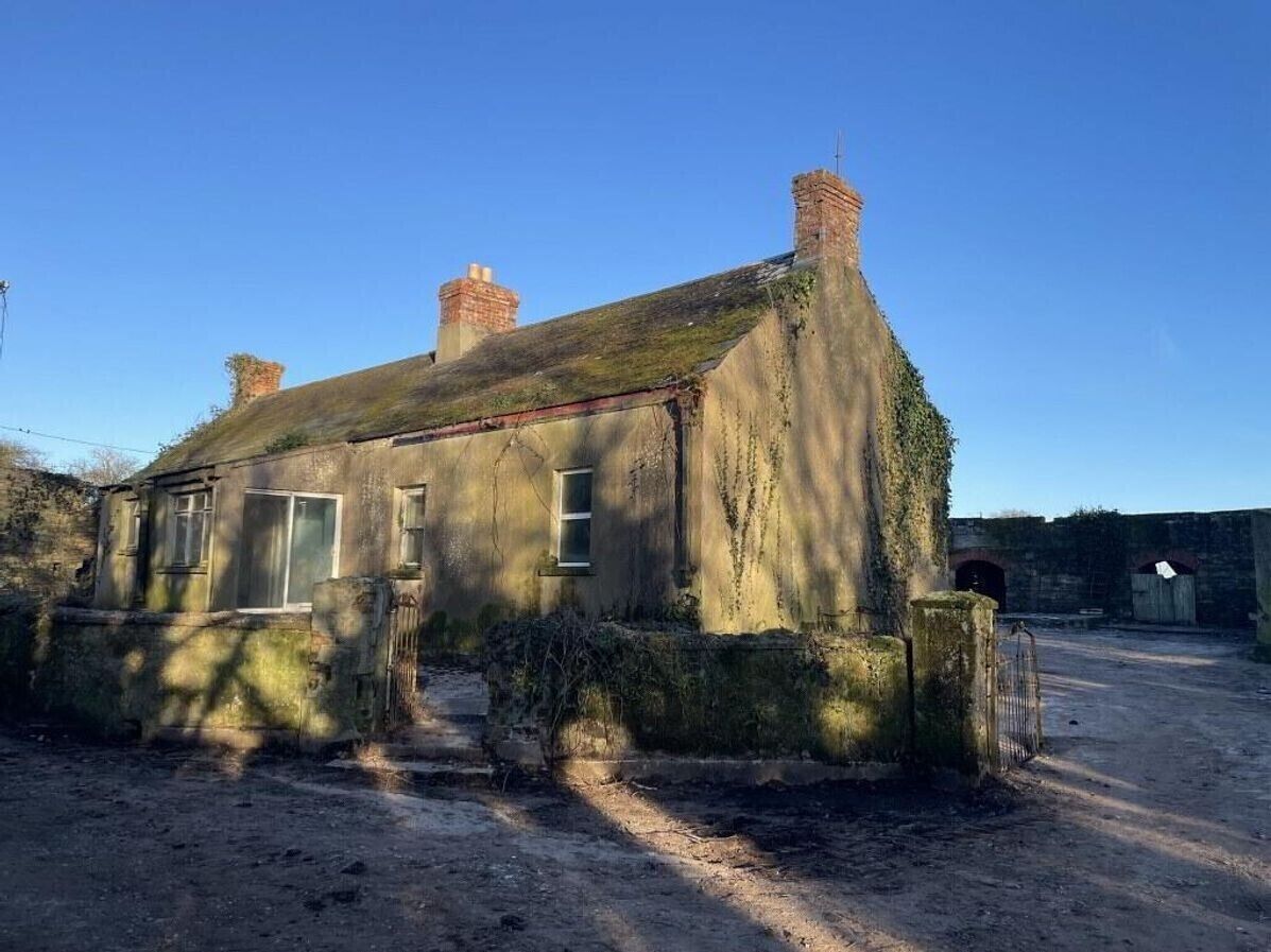 The old farmhouse on the property. The old farmhouse on the property.