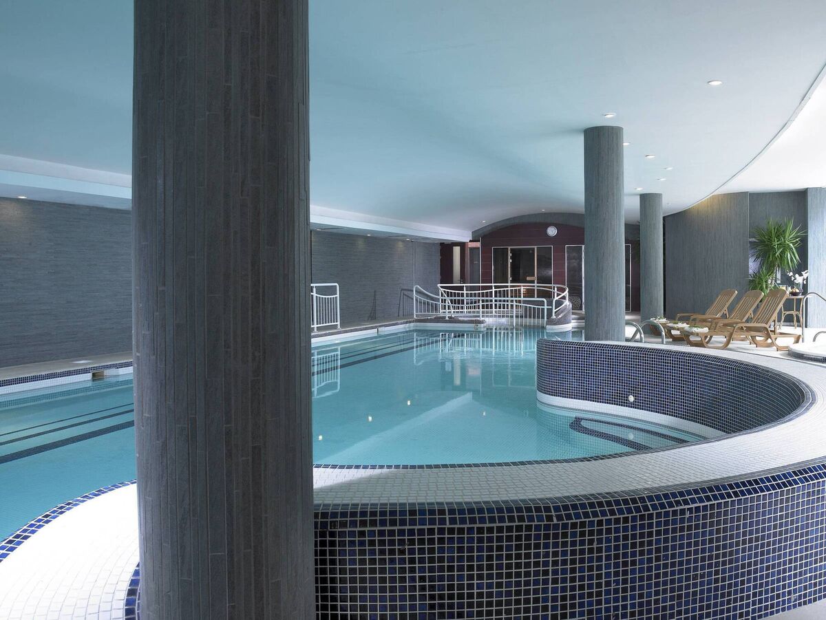 Children can enjoy a dip in the swimming pool at Maryborough Hotel.
