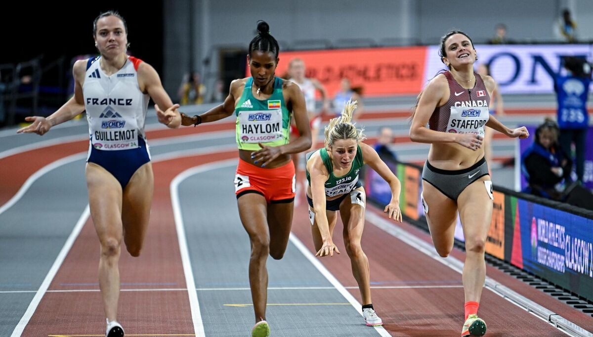 CRASH: Sarah Healy falls before the finish line whilst during her 1500m heat at the World Indoor Athletics Championships. Picture: Sam Barnes/Sportsfile