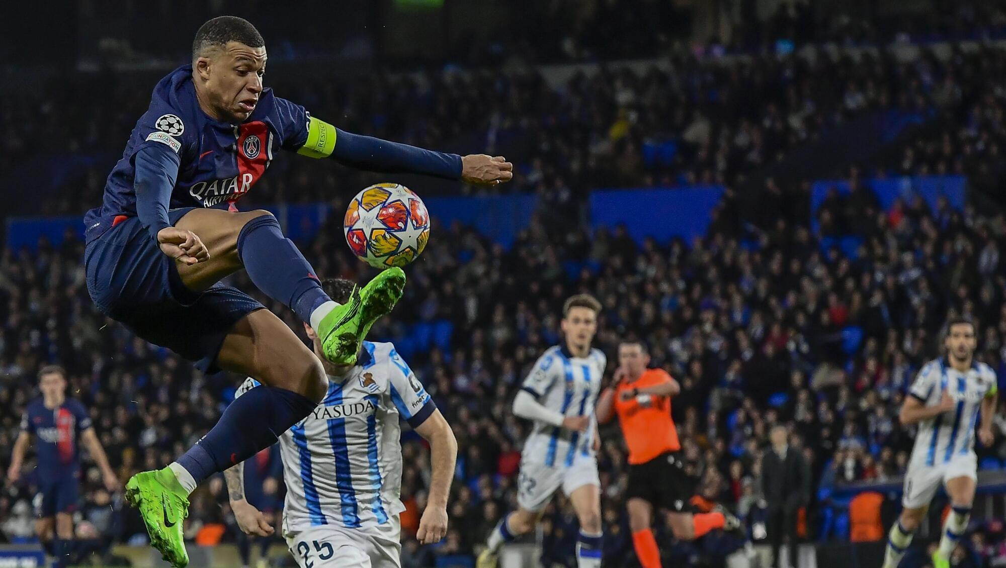 PSG's Mbappe dismisses talk of rift with coach Luis Enrique
