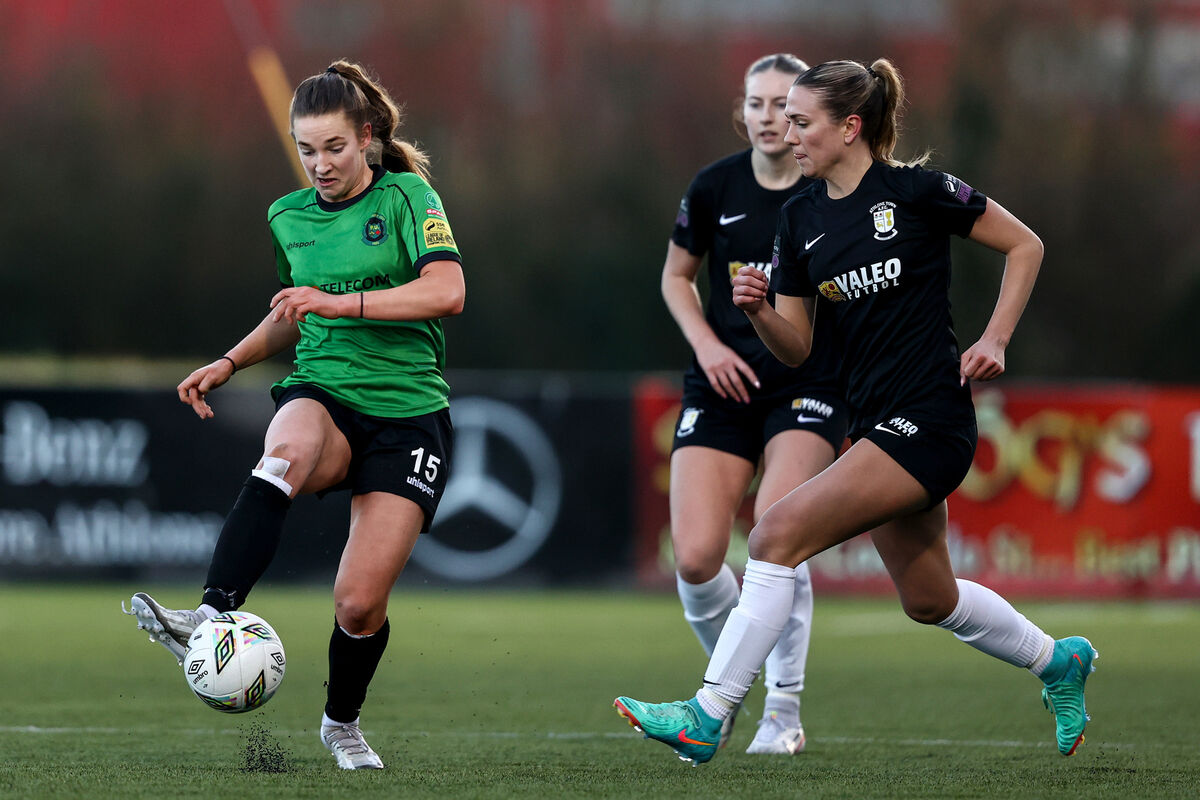 POACHER: Peamount's Ellen Dolan with Madison Gibson of Athlone Town. Pic: Ben Brady, Inpho POACHER: Peamount's Ellen Dolan with Madison Gibson of Athlone Town. Pic: Ben Brady, Inpho