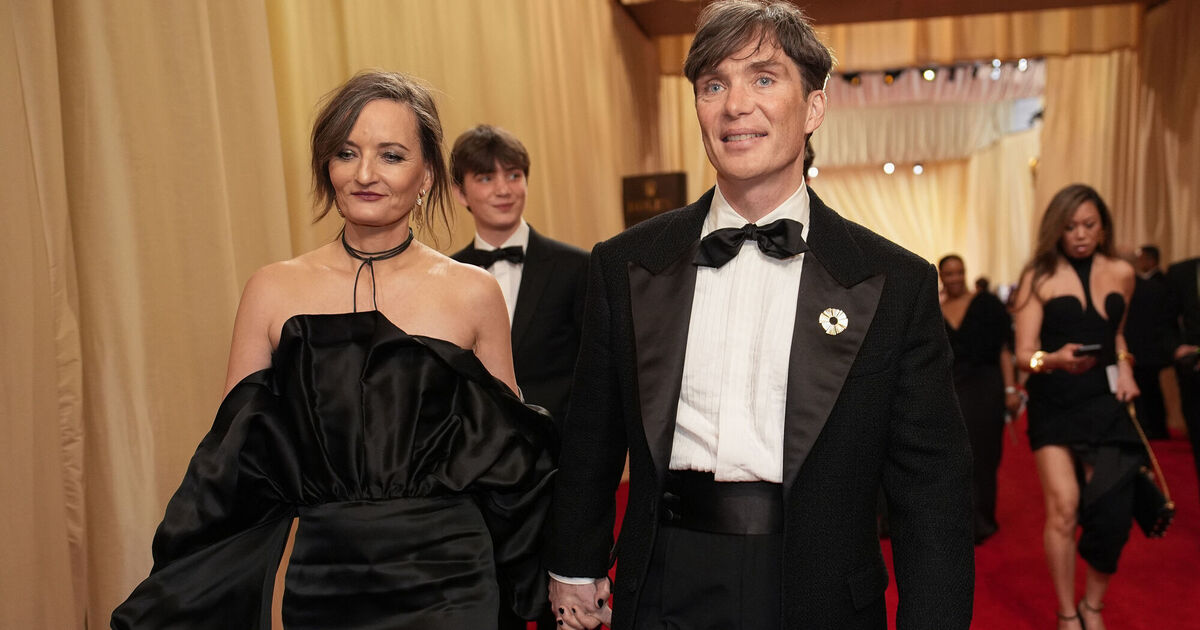 „Ich bin ein sehr stolzer Ire, der hier steht“: Cillian Murphy gewinnt ...