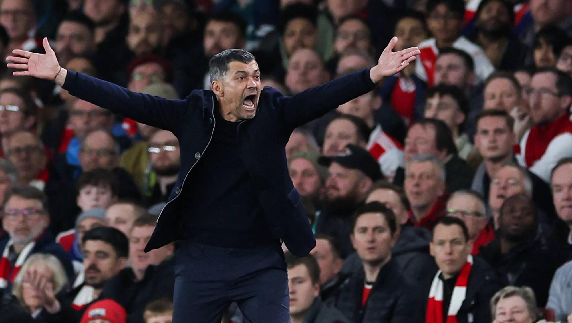 Arsenal dismiss 'family insult' claims by Porto manager Sergio Conceicao