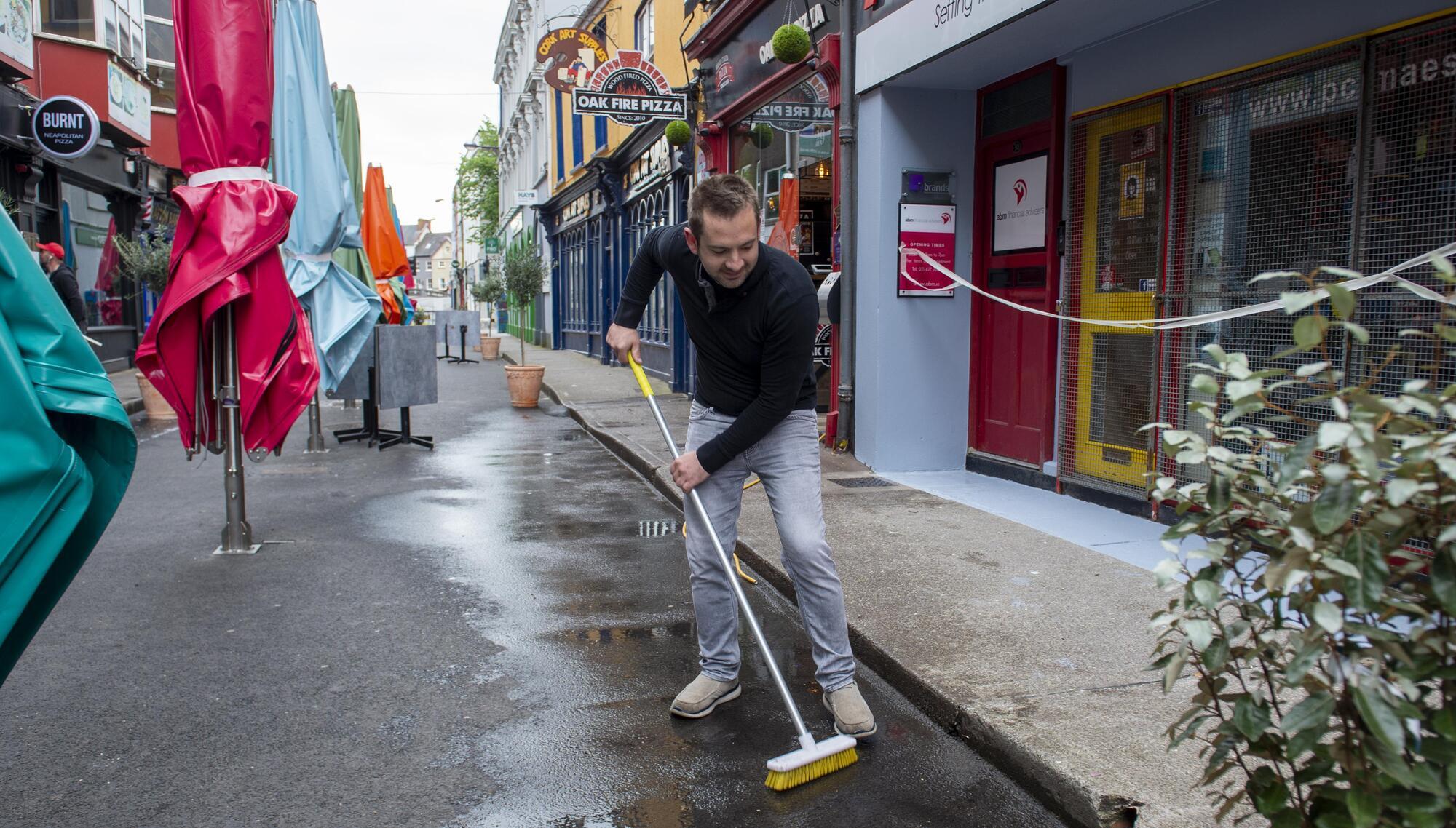 'It helps to be transparent': Cork restaurateur shares costs breakdown with customers as closures rise 